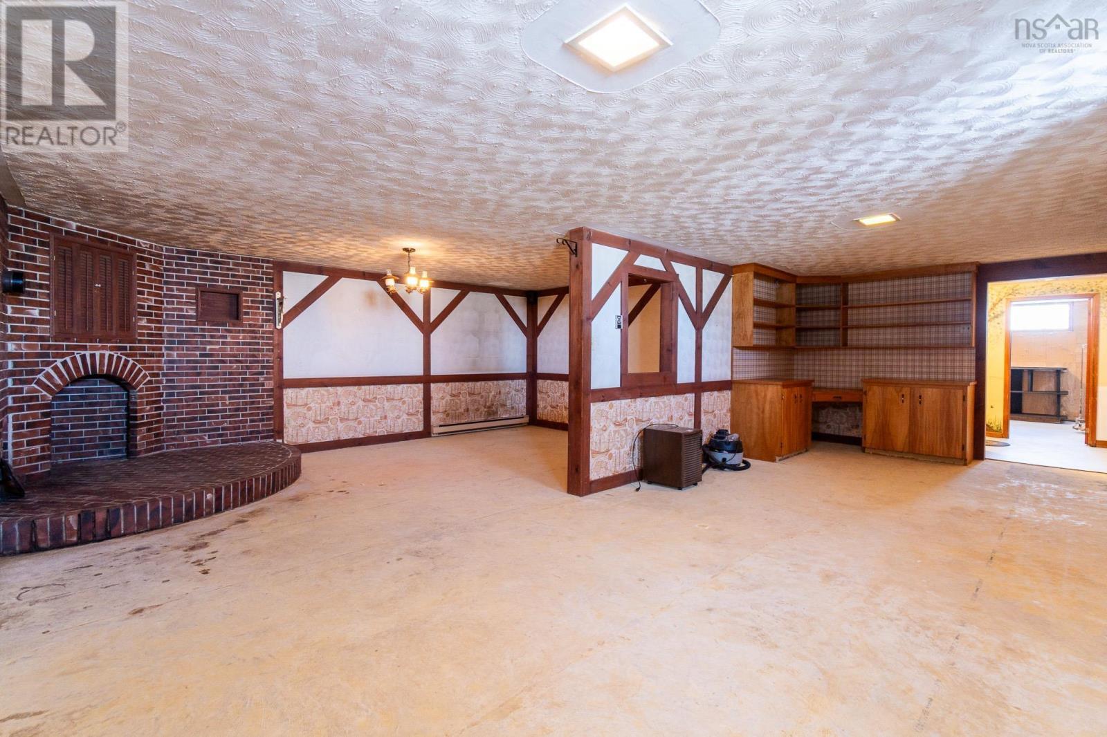 408 Belcher Street - 34