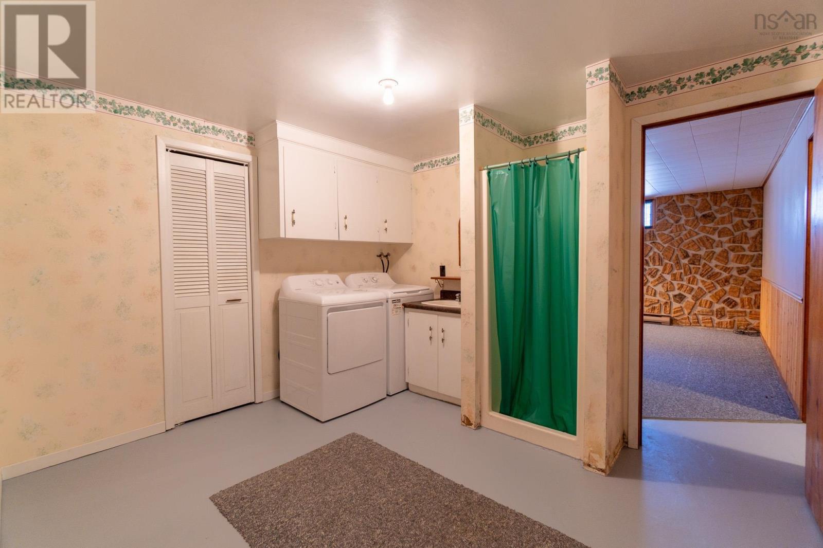 408 Belcher Street - 41