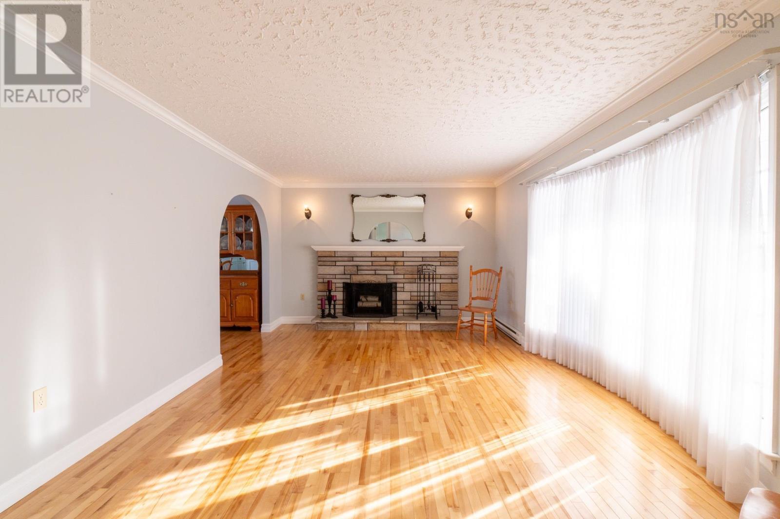 408 Belcher Street - 9