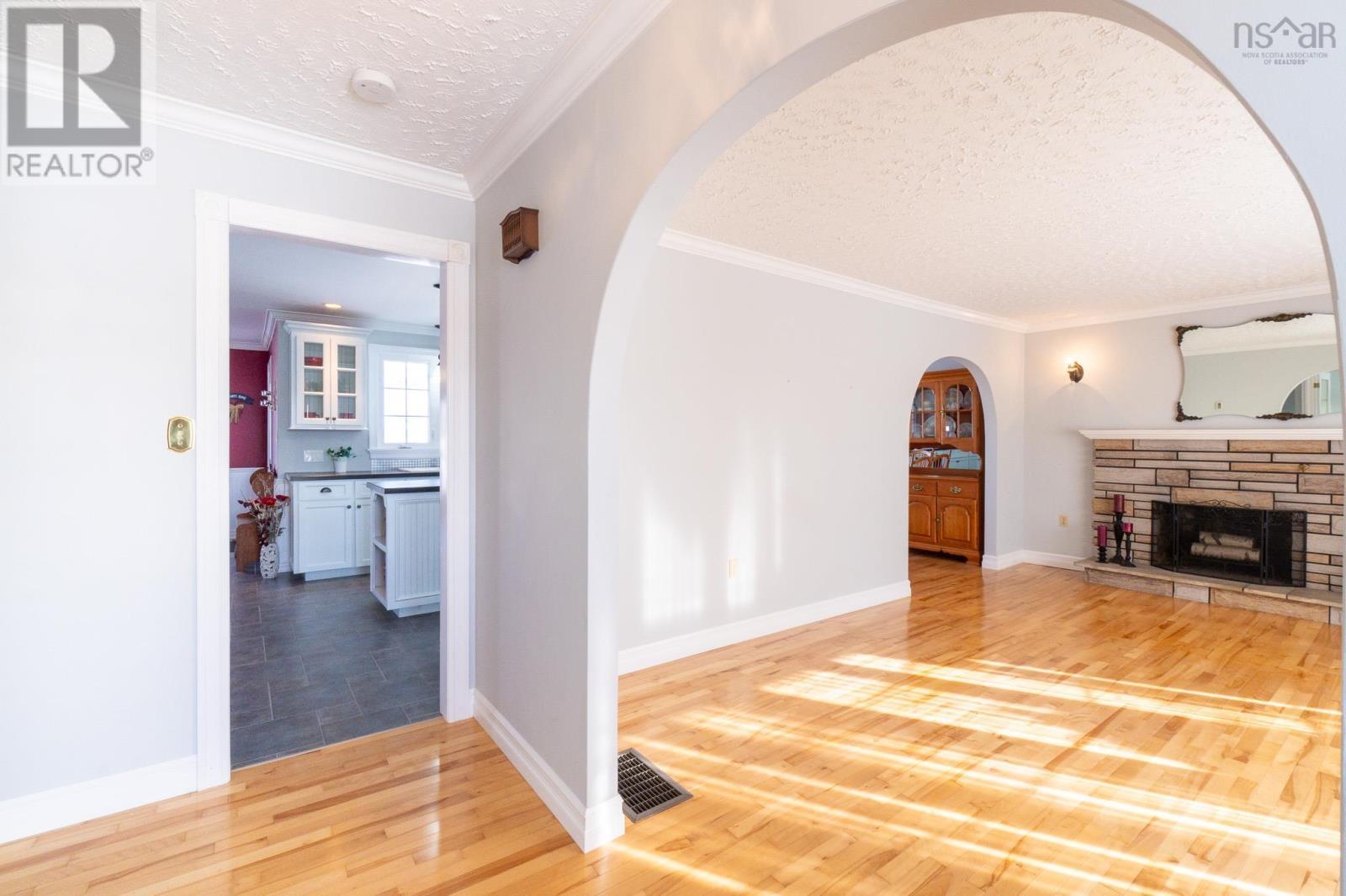 408 Belcher Street - 7