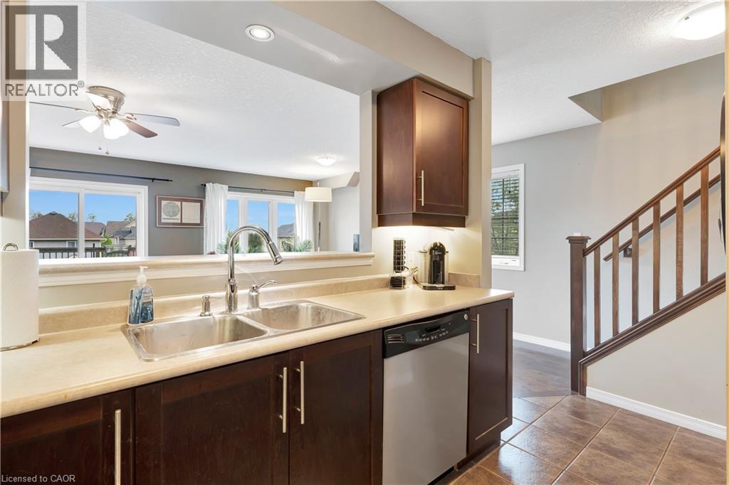 935 ZELLER Crescent - 13