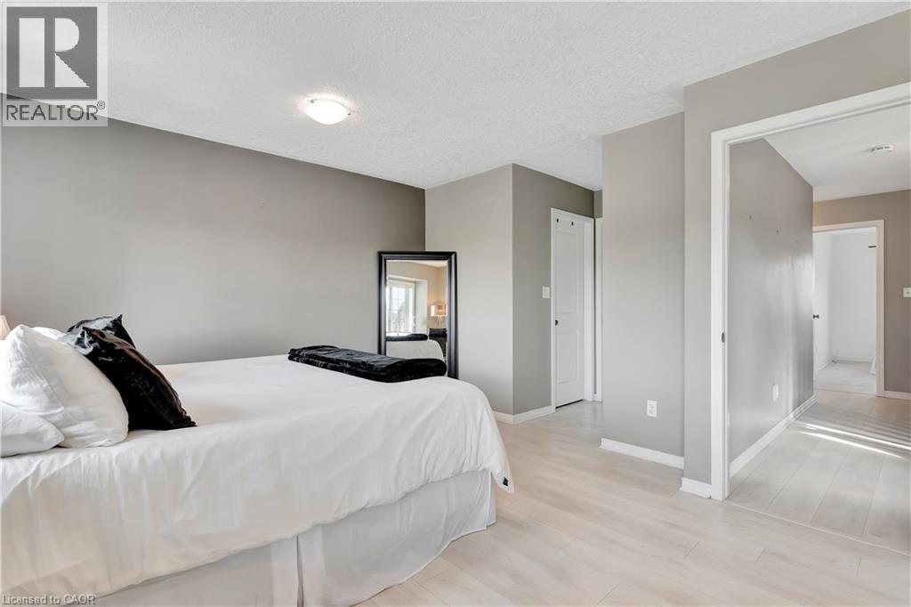 935 ZELLER Crescent, Kitchener, Ontario, N2A0C7 — Photo 21