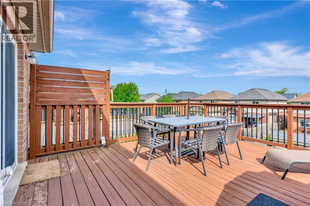 935 ZELLER Crescent, Kitchener, Ontario, N2A0C7 — Photo 4