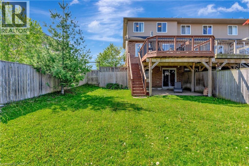 935 ZELLER Crescent - 42
