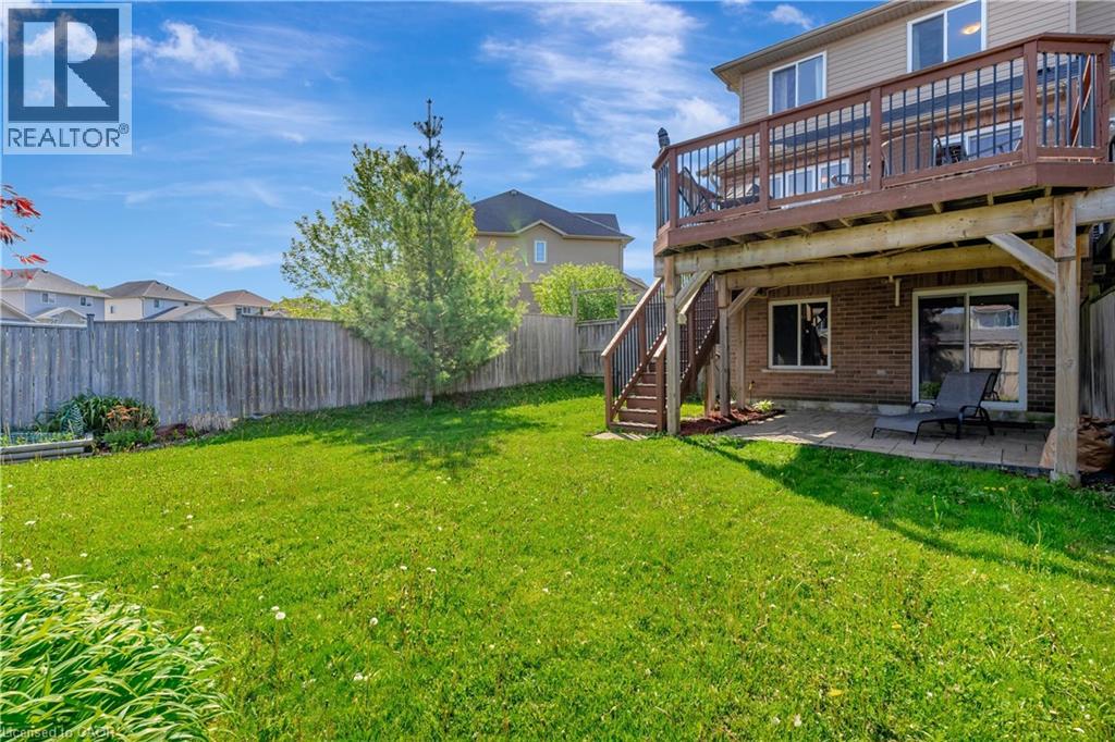 935 ZELLER Crescent - 43