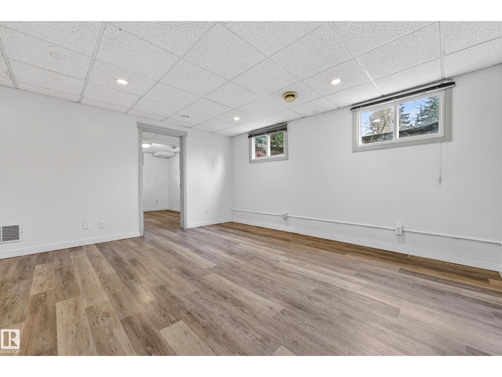 37 HAZEL ST - 35