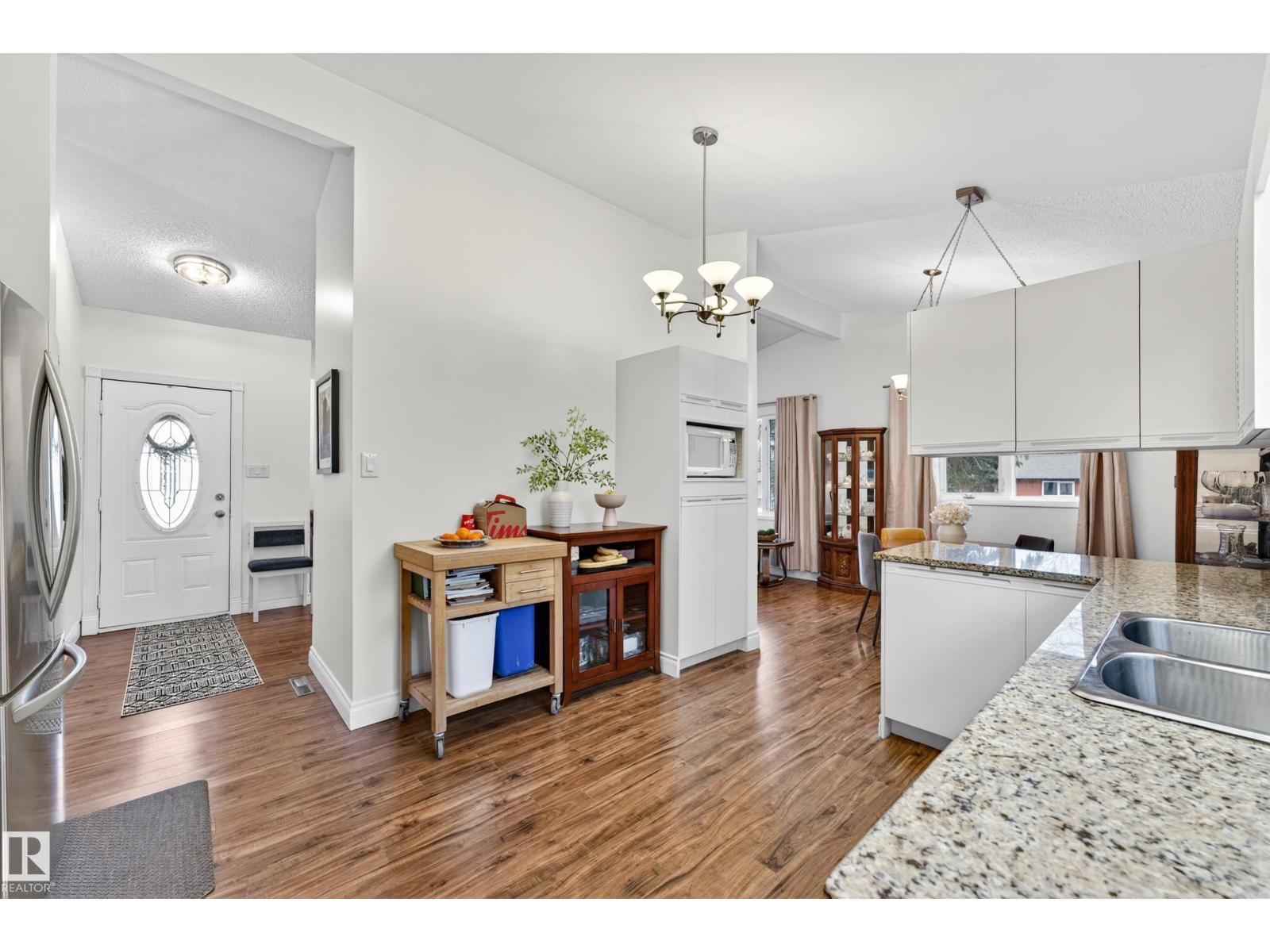 37 HAZEL ST - 18
