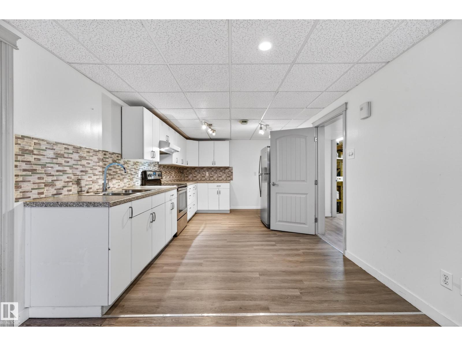 37 HAZEL ST - 30