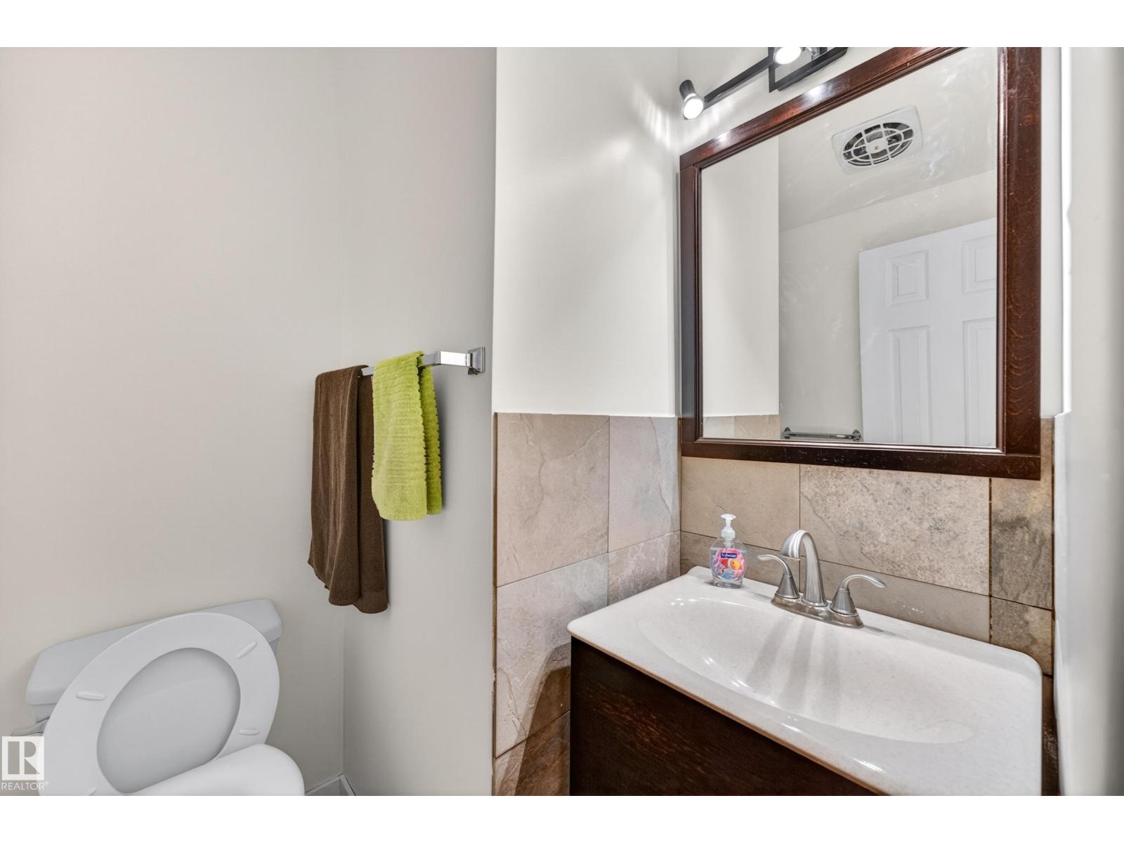 37 HAZEL ST - 22
