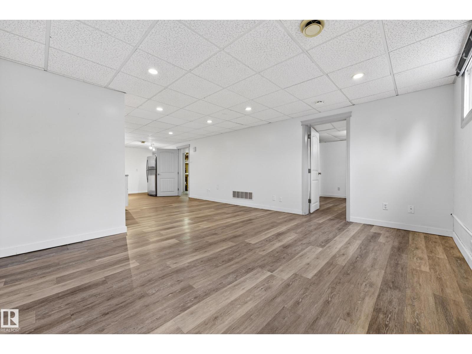 37 HAZEL ST - 34