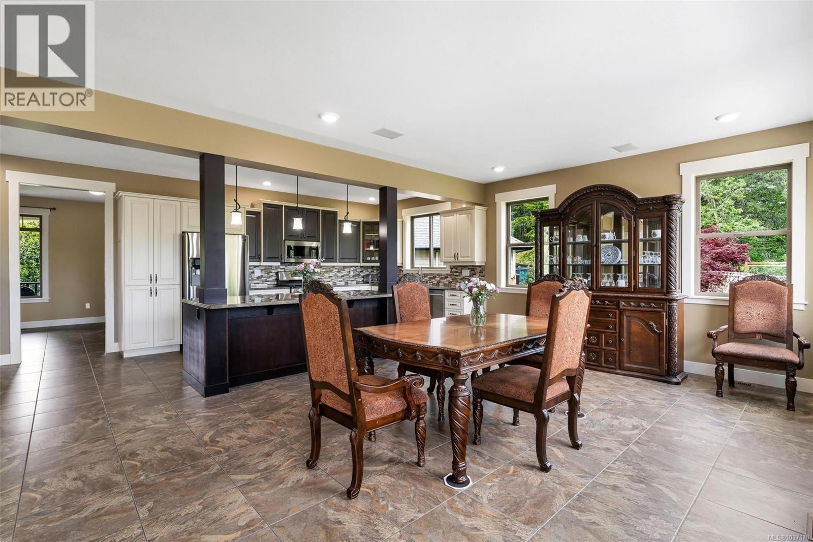 1580 Nimpkish Pl - 17