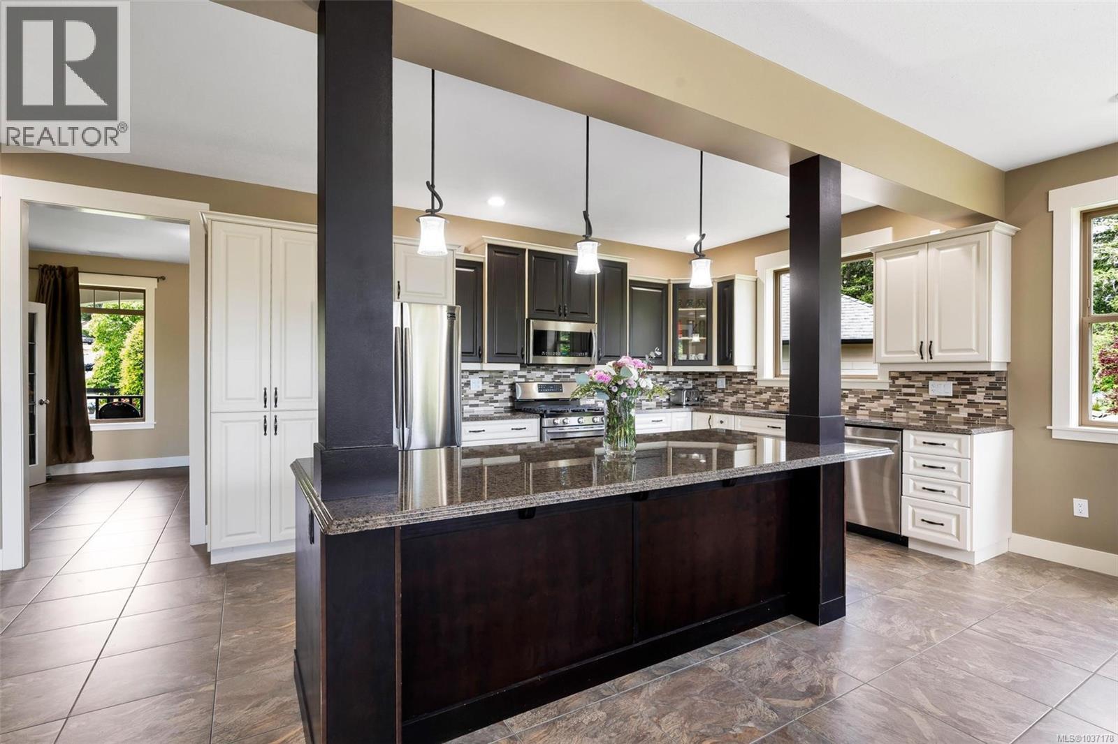 1580 Nimpkish Pl - 18