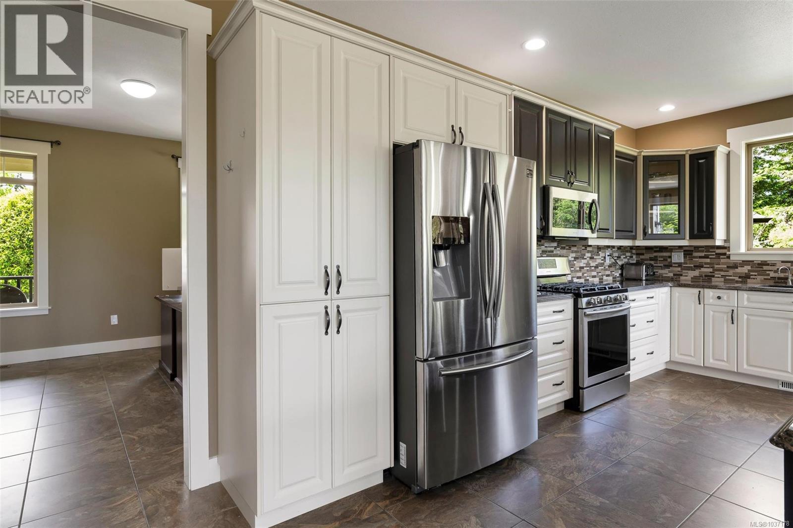 1580 Nimpkish Pl - 31