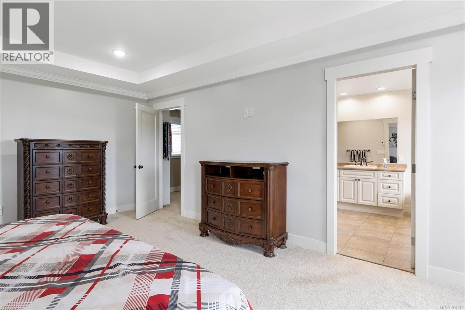 1580 Nimpkish Pl - 39