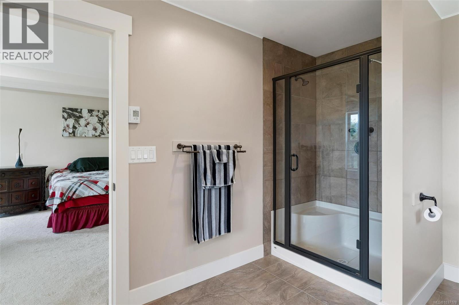 1580 Nimpkish Pl - 42