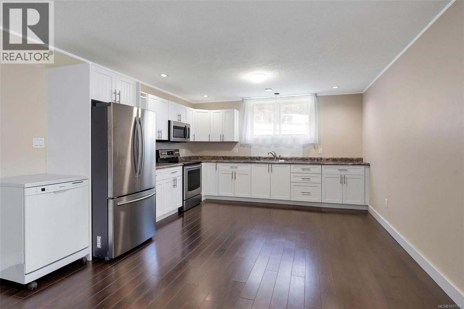 1580 Nimpkish Pl - 63