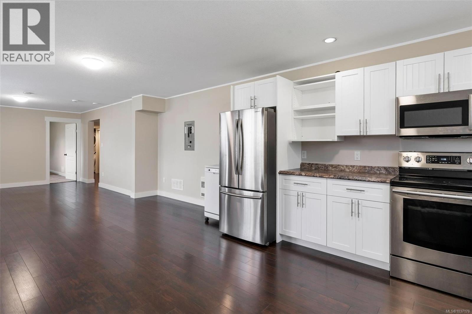 1580 Nimpkish Pl - 64