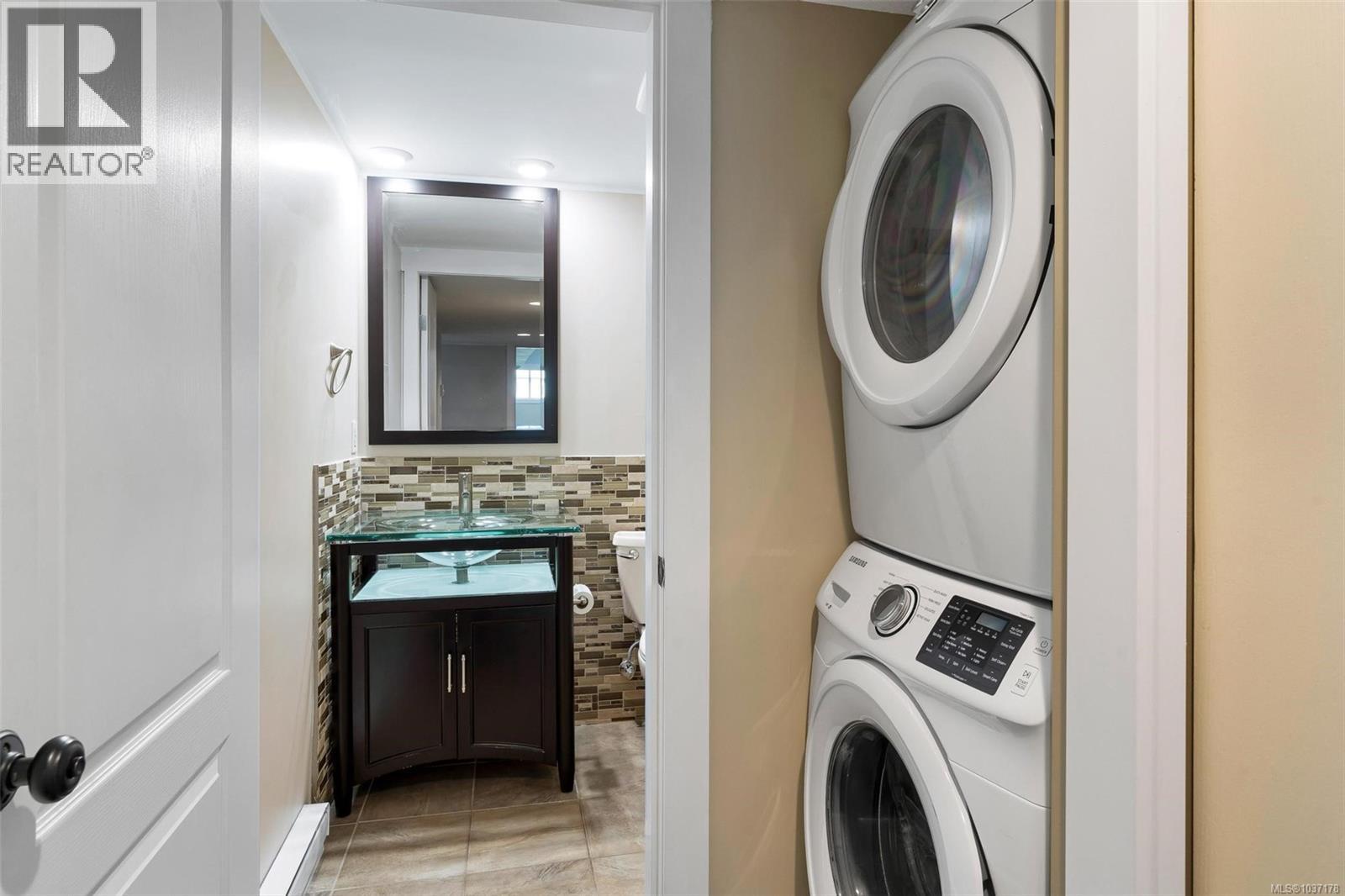 1580 Nimpkish Pl - 69
