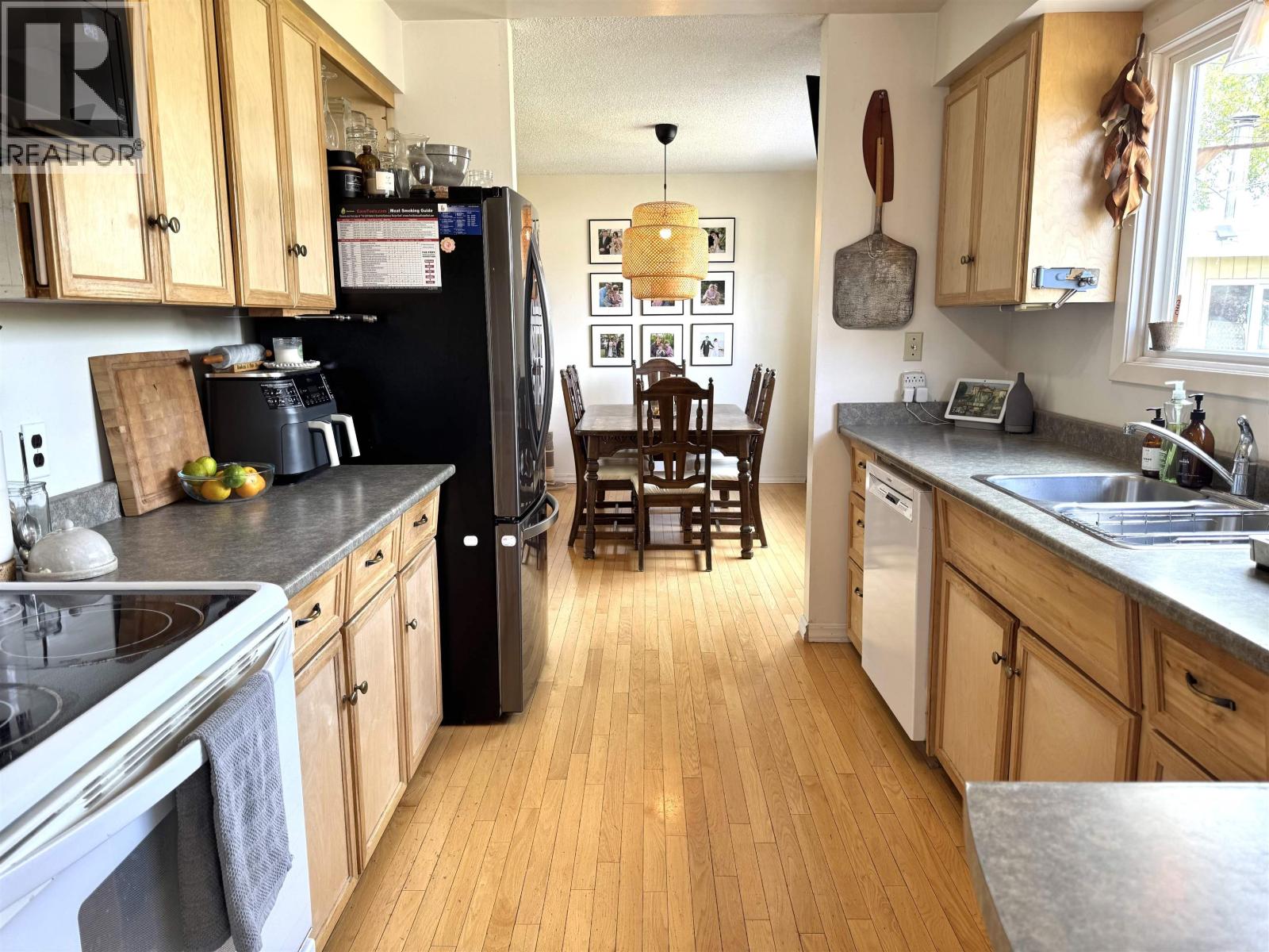 4168 BROADWAY AVENUE, Smithers