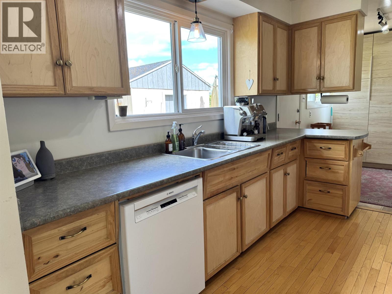 4168 BROADWAY AVENUE, Smithers