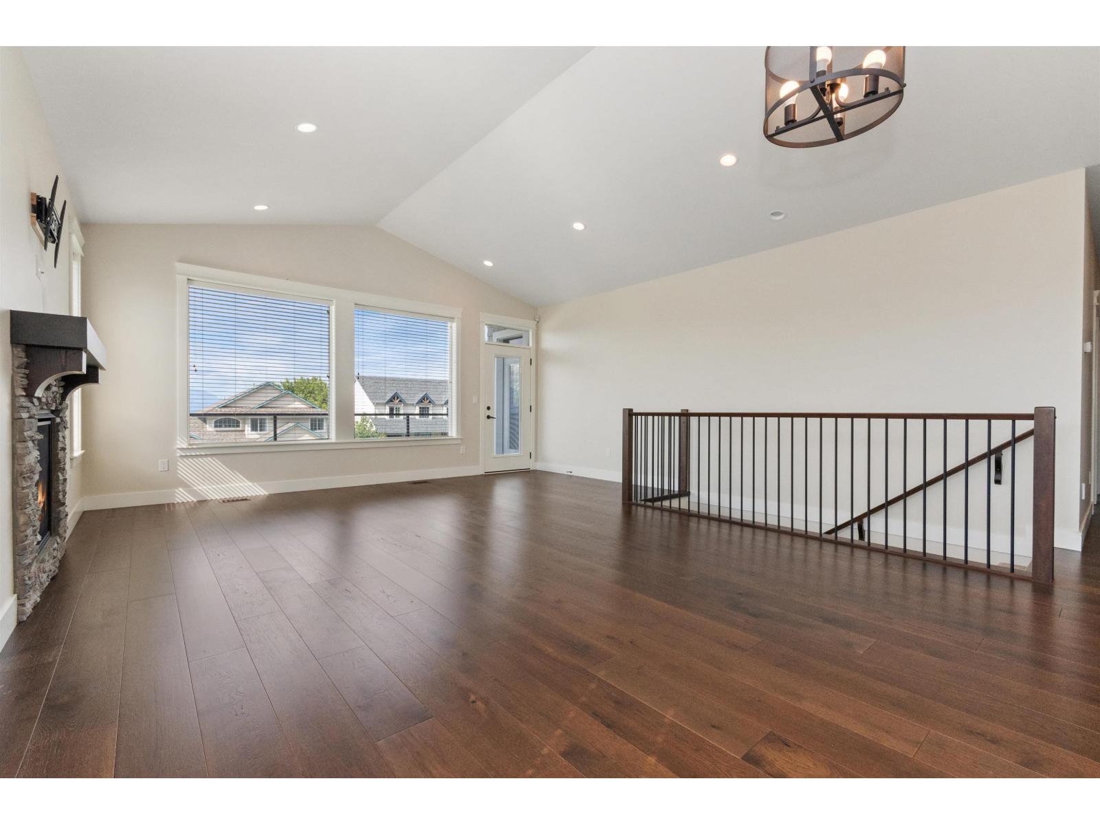 46658 GROVE AVENUE, Promontory, Chilliwack