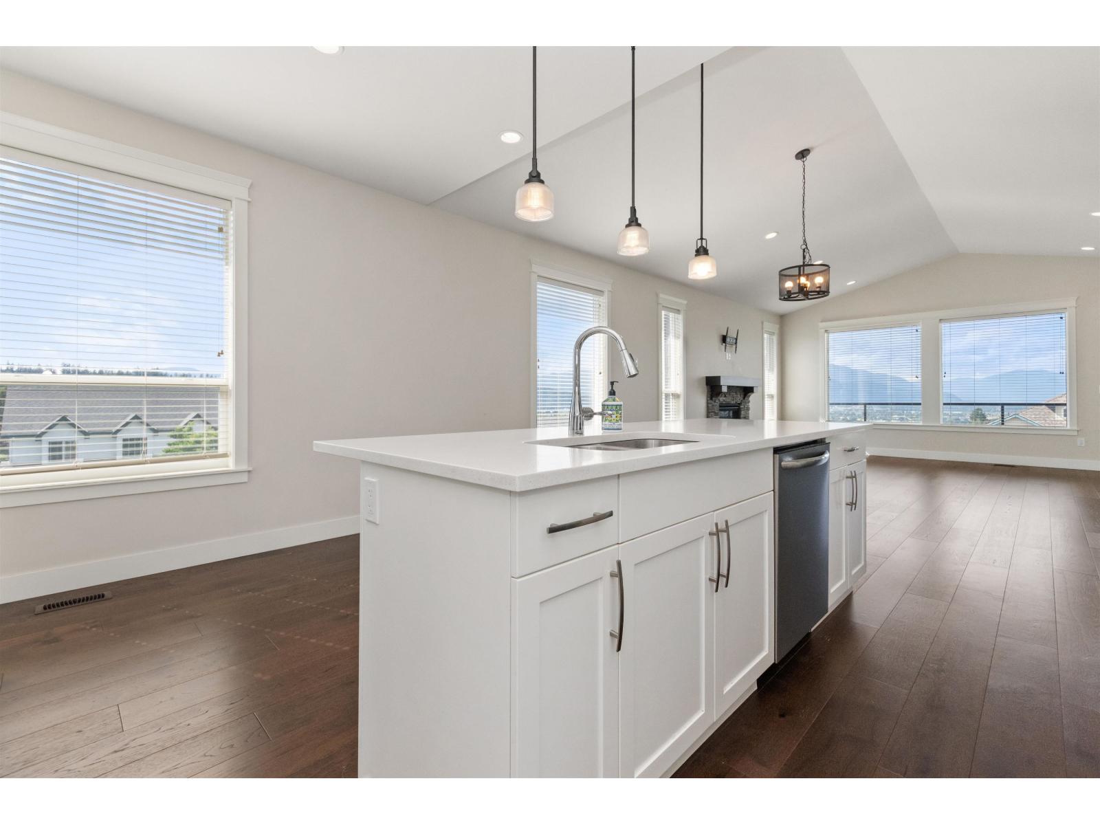 46658 GROVE AVENUE, Promontory, Chilliwack