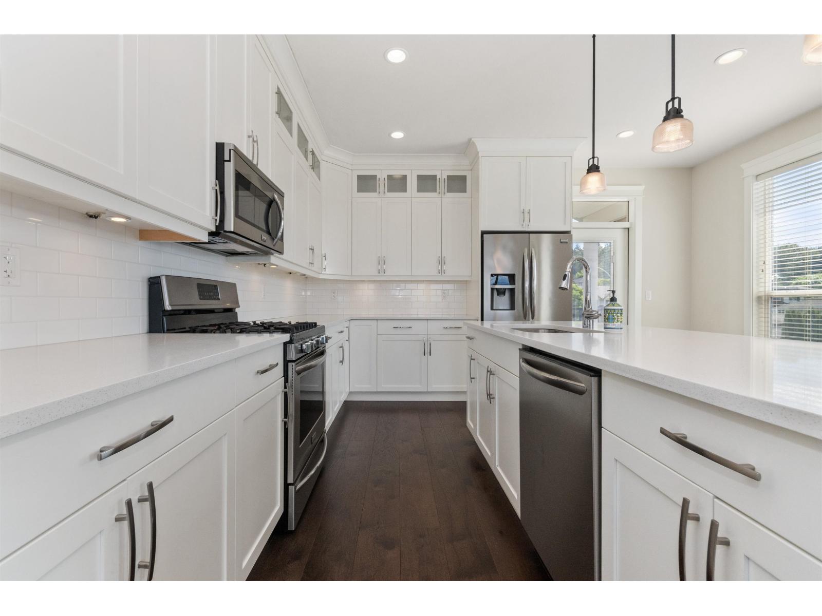 46658 GROVE AVENUE, Promontory, Chilliwack