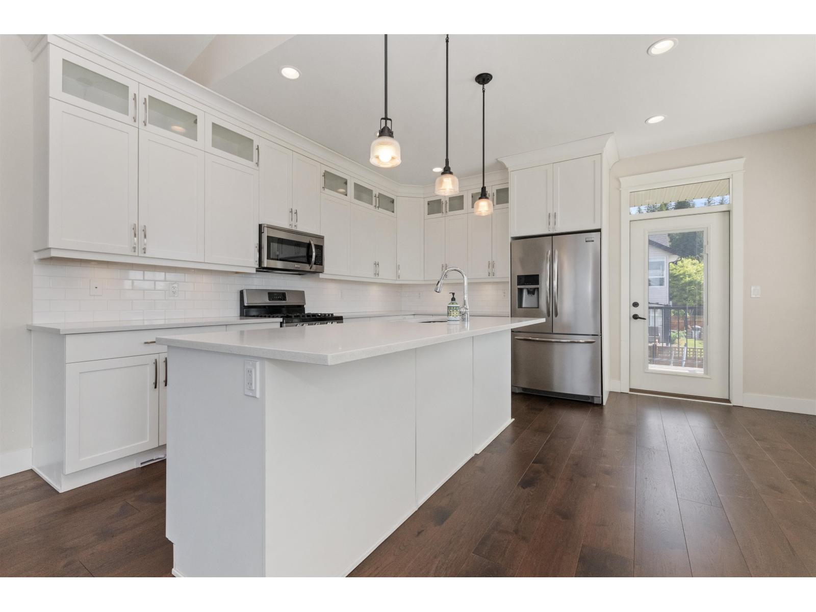 46658 GROVE AVENUE, Promontory, Chilliwack