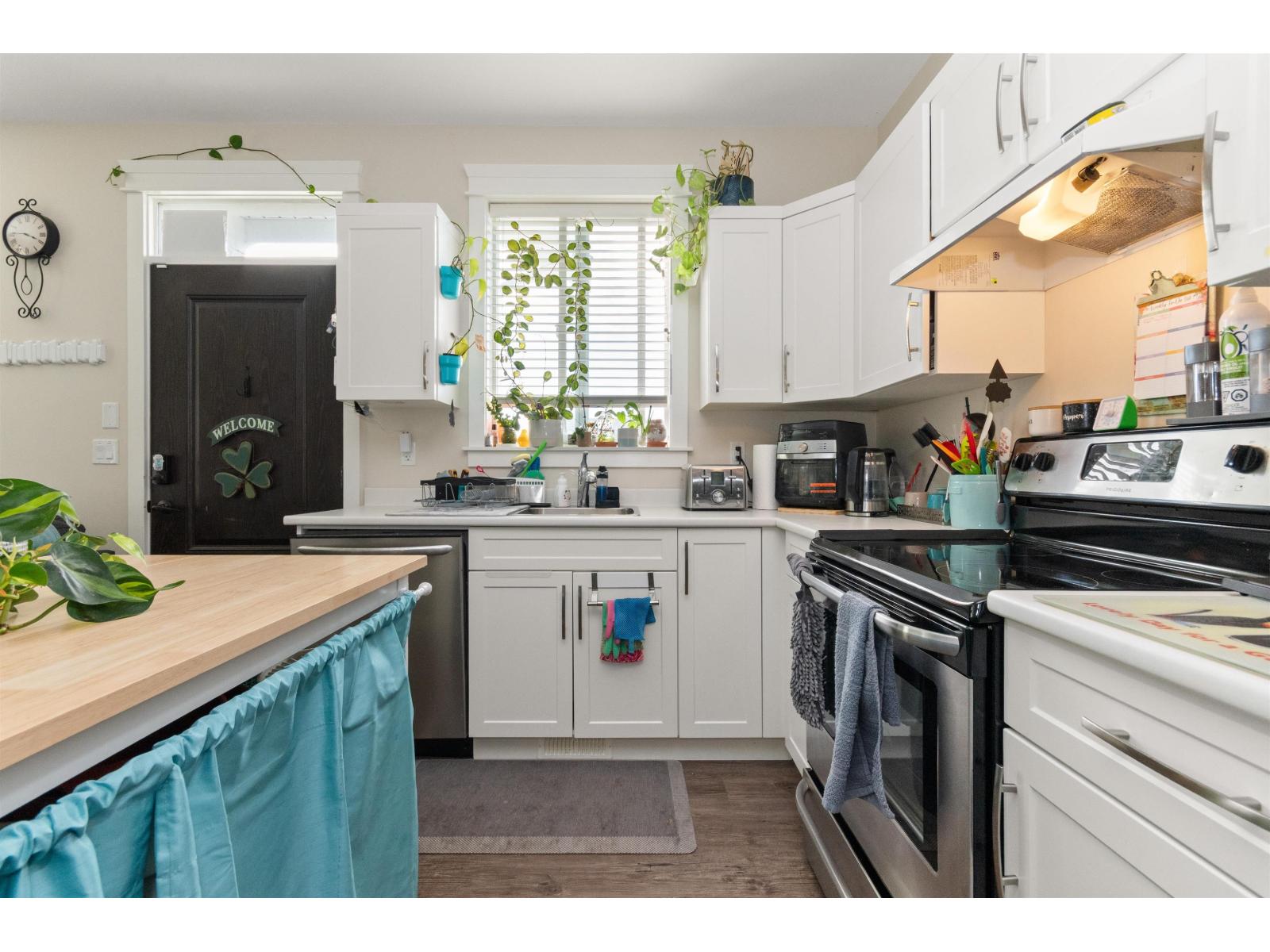 46658 GROVE AVENUE, Promontory, Chilliwack