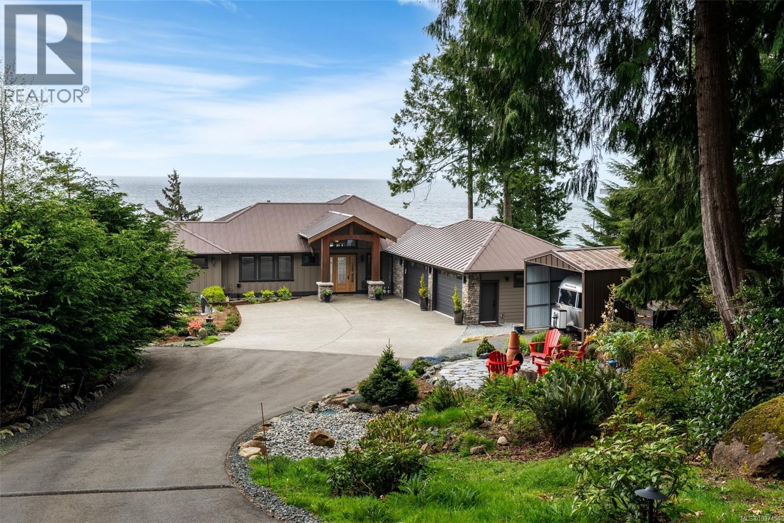 2480 Lighthouse Point Rd, Sooke