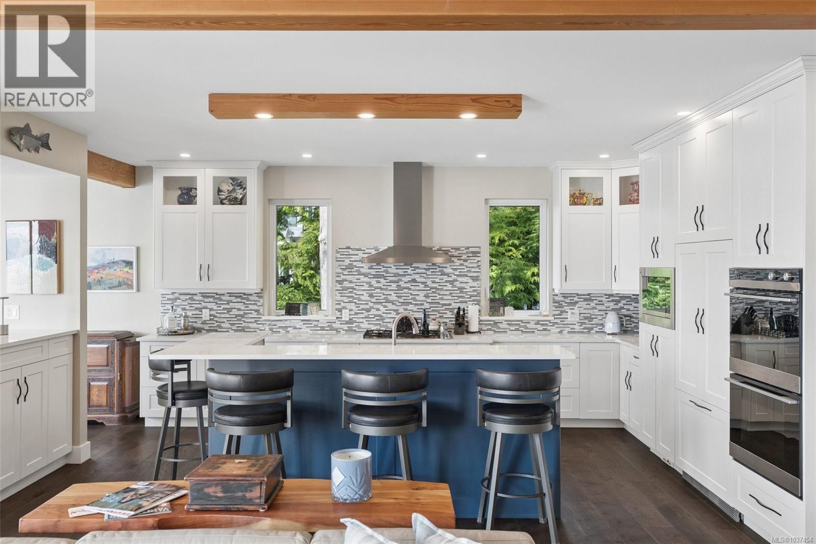 2480 Lighthouse Point Rd, Sooke