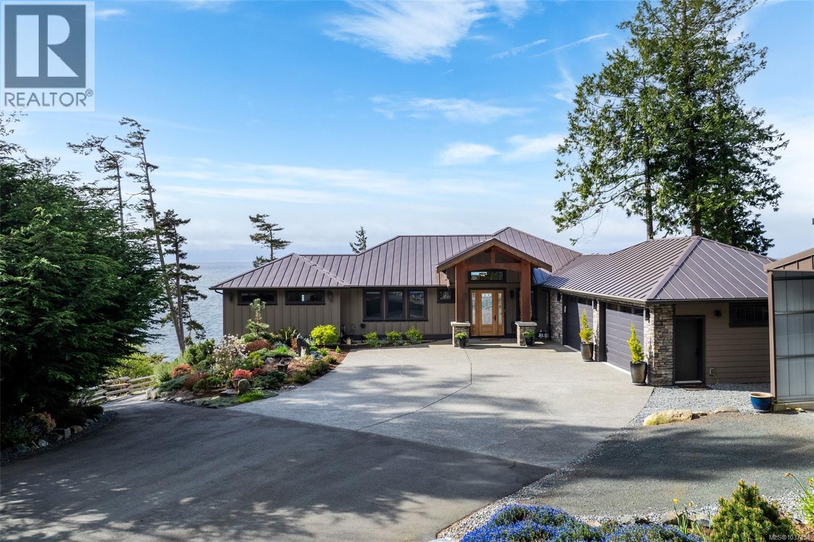 2480 Lighthouse Point Rd, Sooke