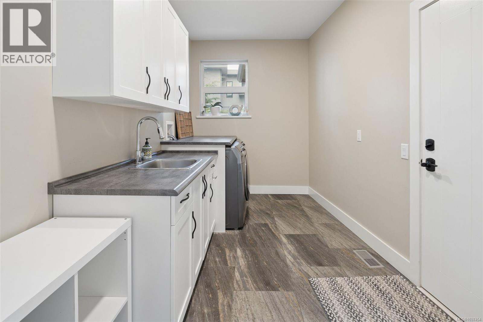 2480 Lighthouse Point Rd, Sooke