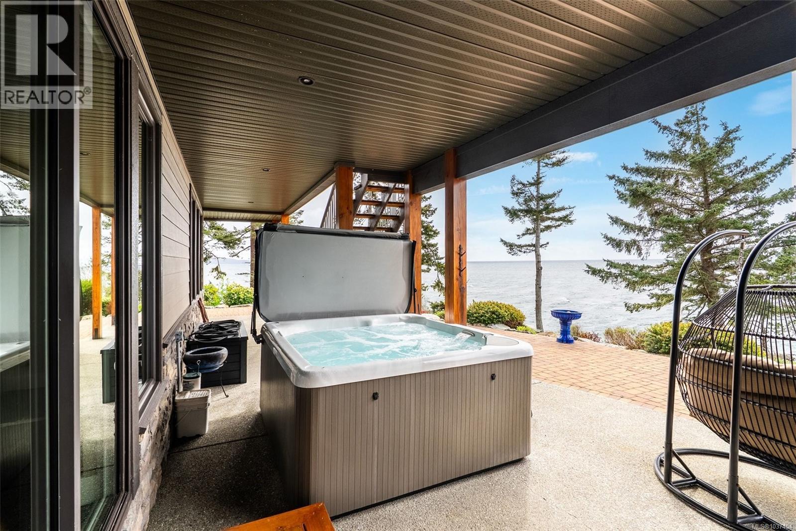 2480 Lighthouse Point Rd, Sooke