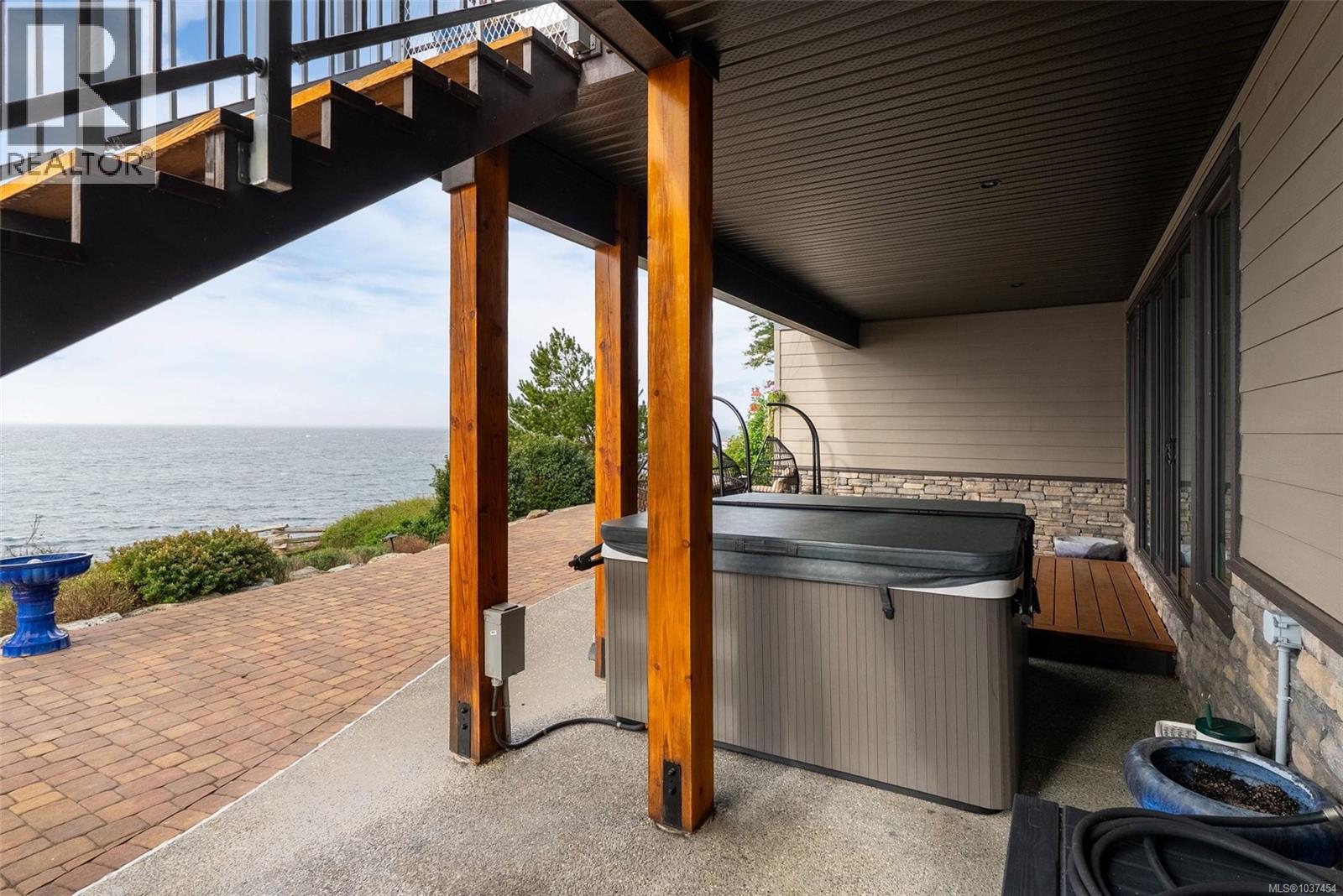 2480 Lighthouse Point Rd, Sooke
