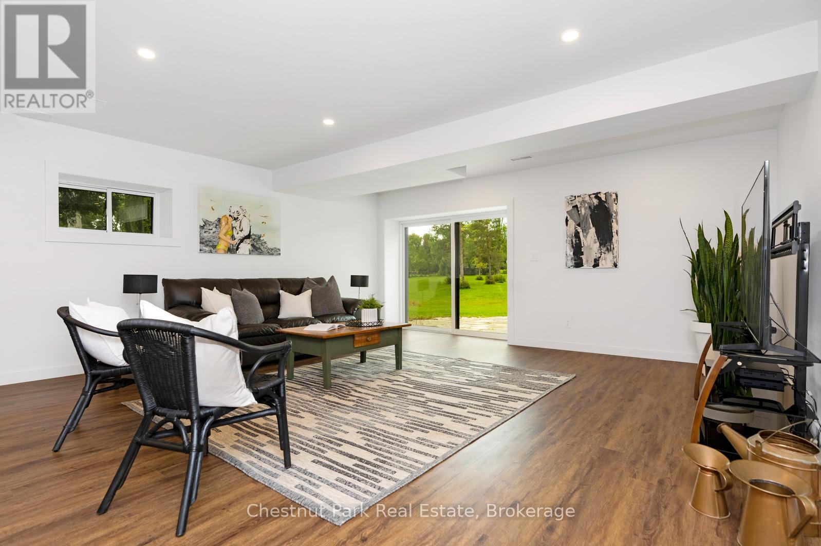 2890 NOTTAWASAGA CONC 10 N - 32