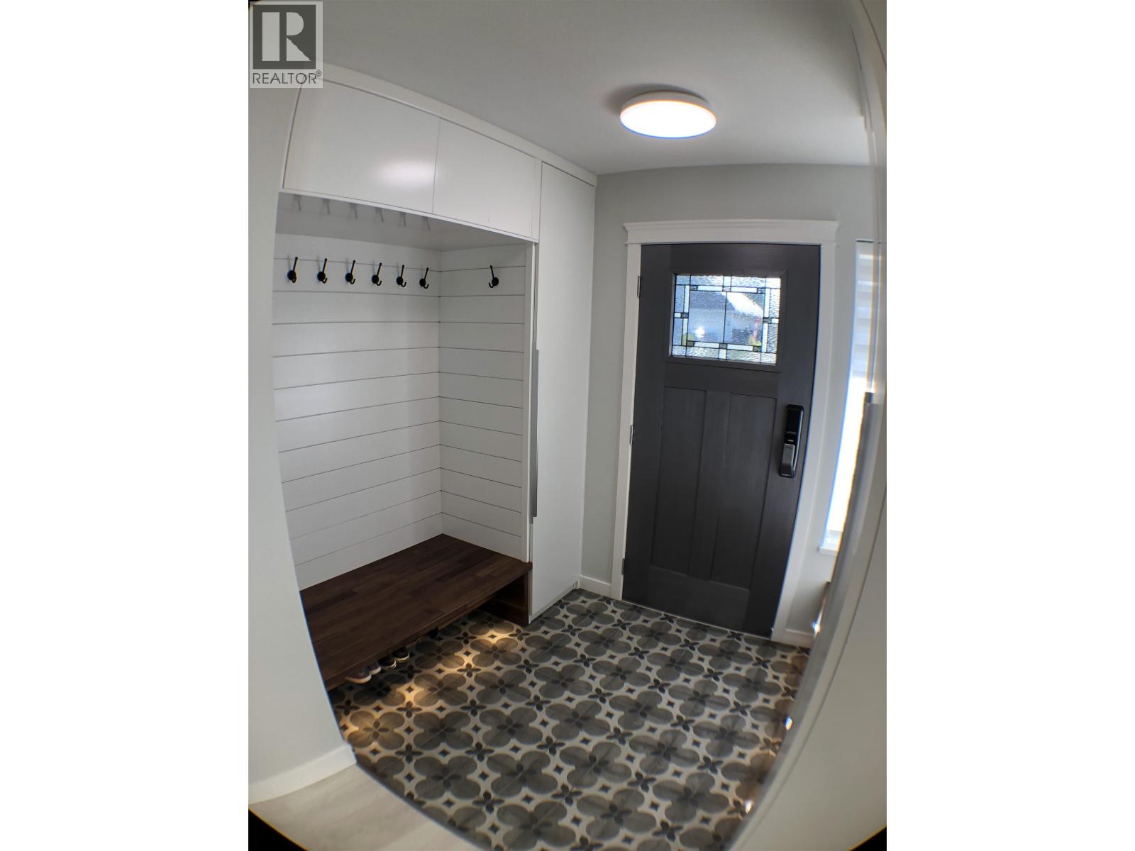 1858 WALNUT CRESCENT, Coquitlam
