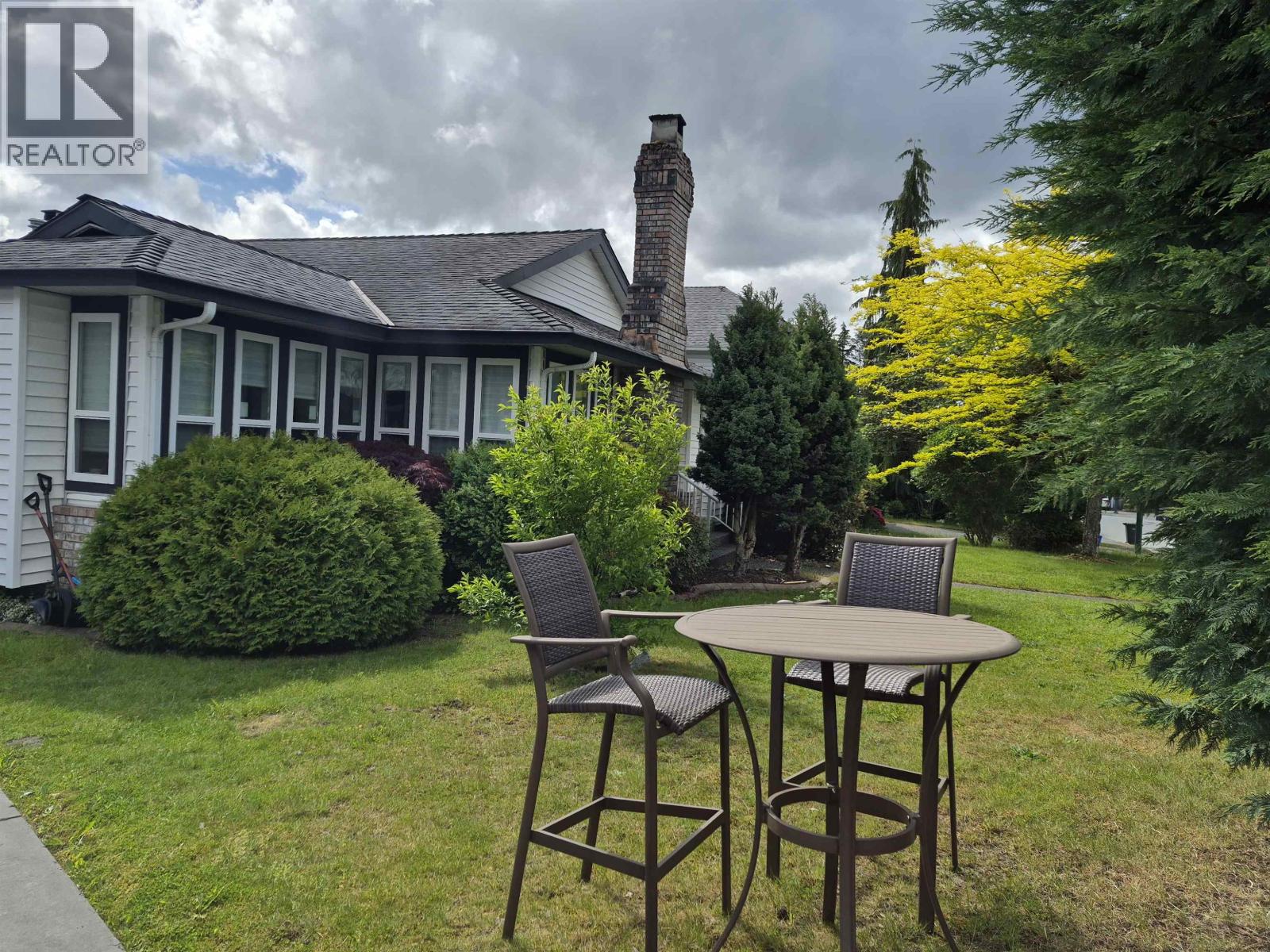 1858 WALNUT CRESCENT, Coquitlam