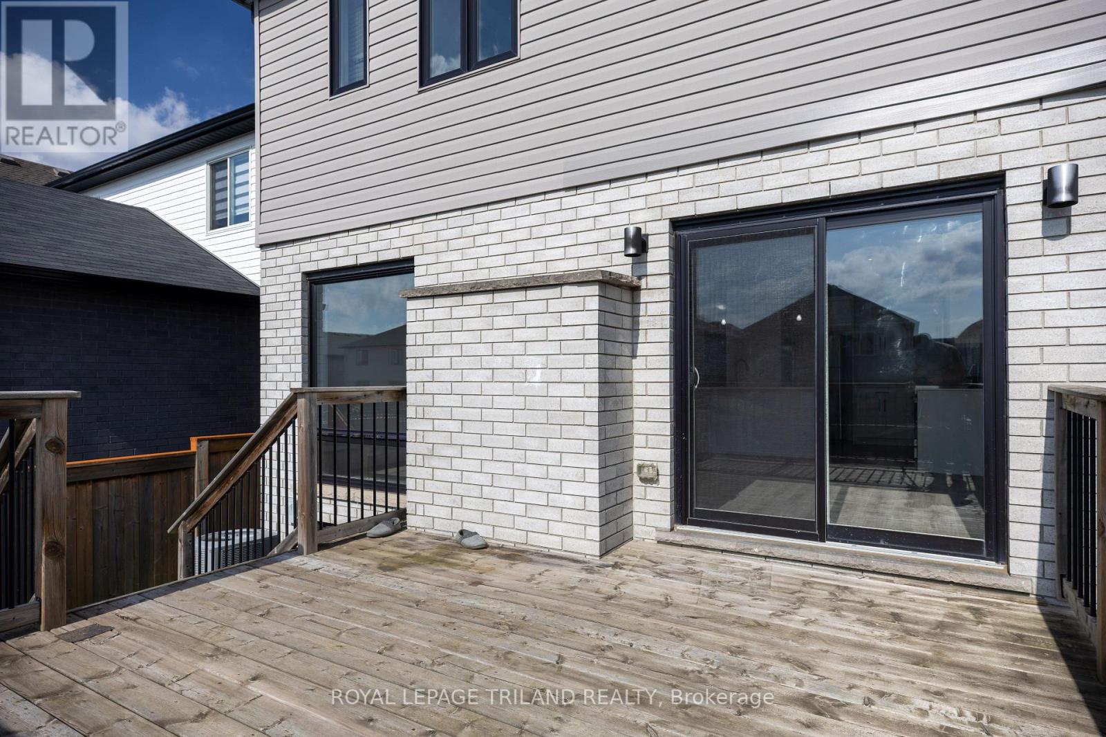 1994 FOXRIDGE CRESCENT - 38