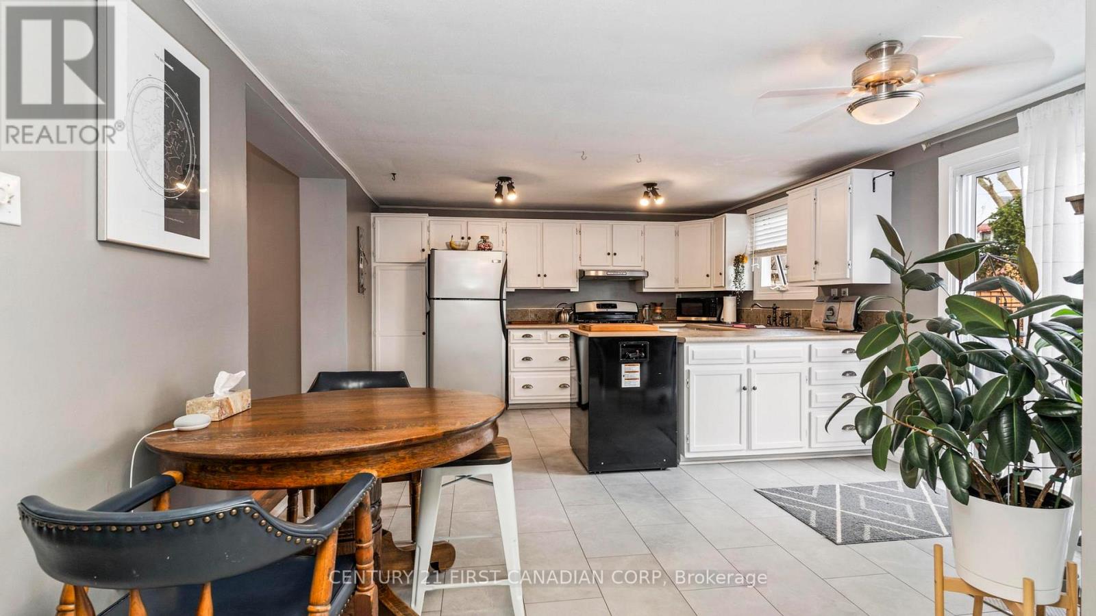 26 APELDOORN CRESCENT - 18