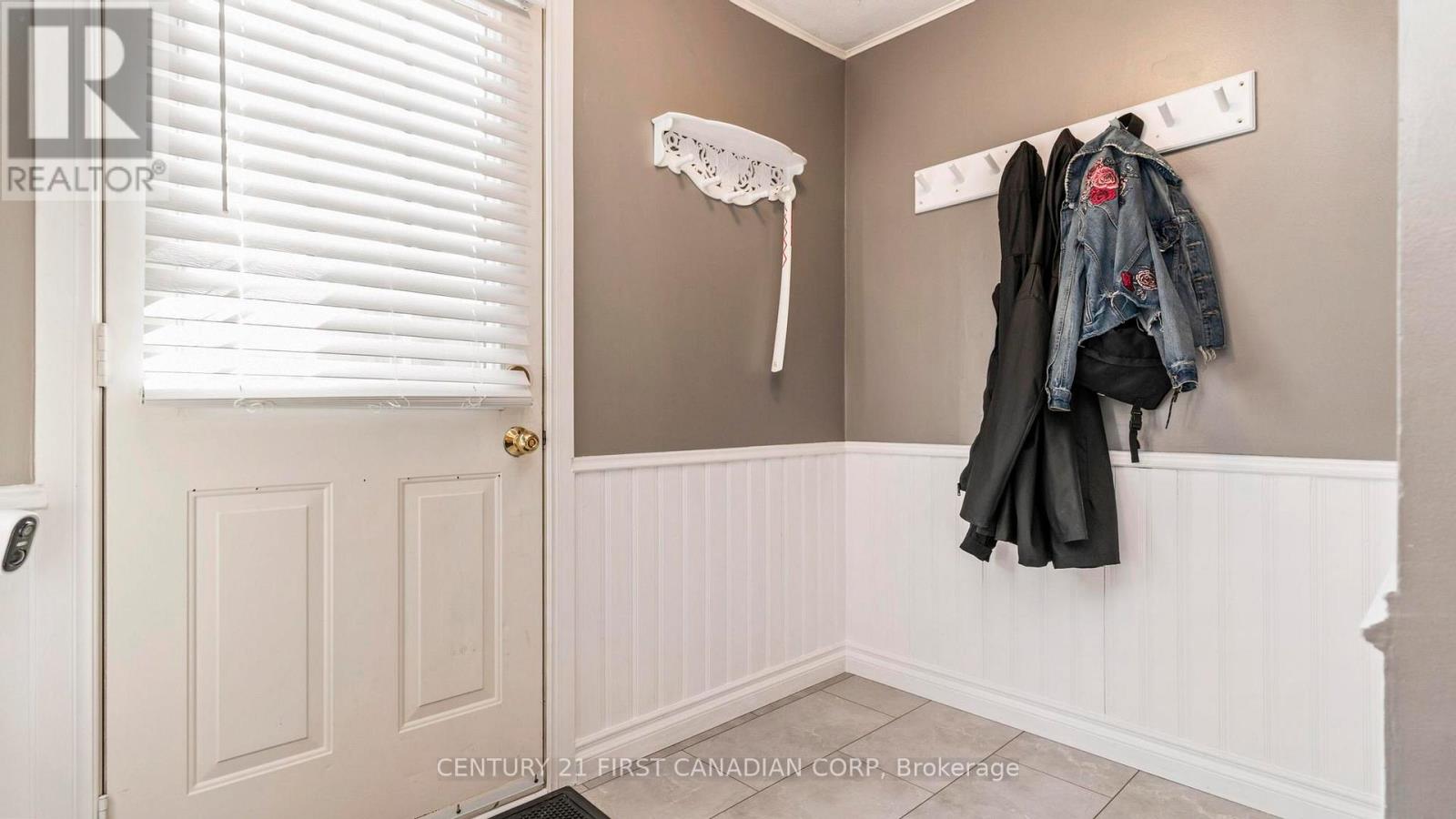 26 APELDOORN CRESCENT - 21