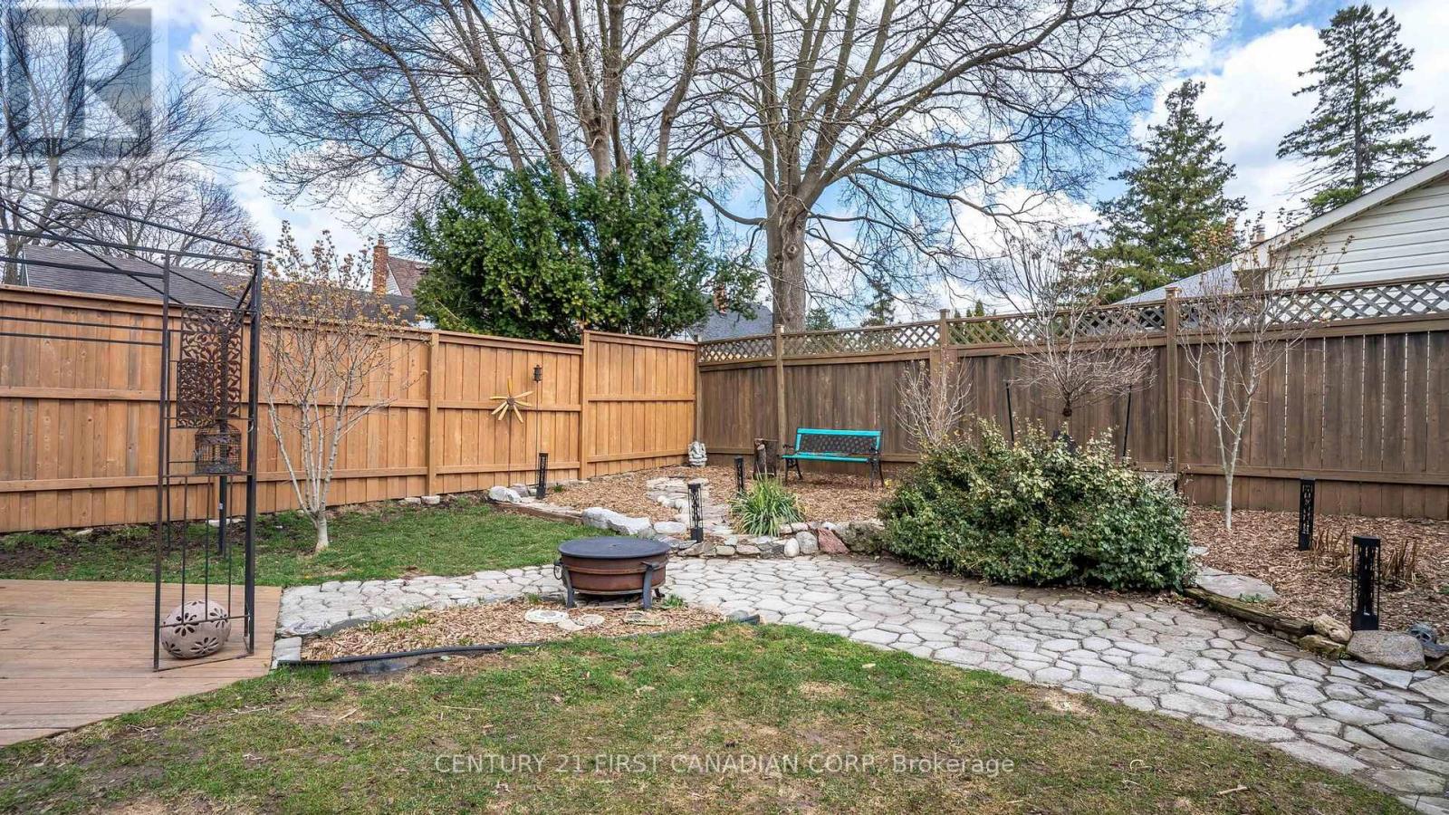 26 APELDOORN CRESCENT - 35