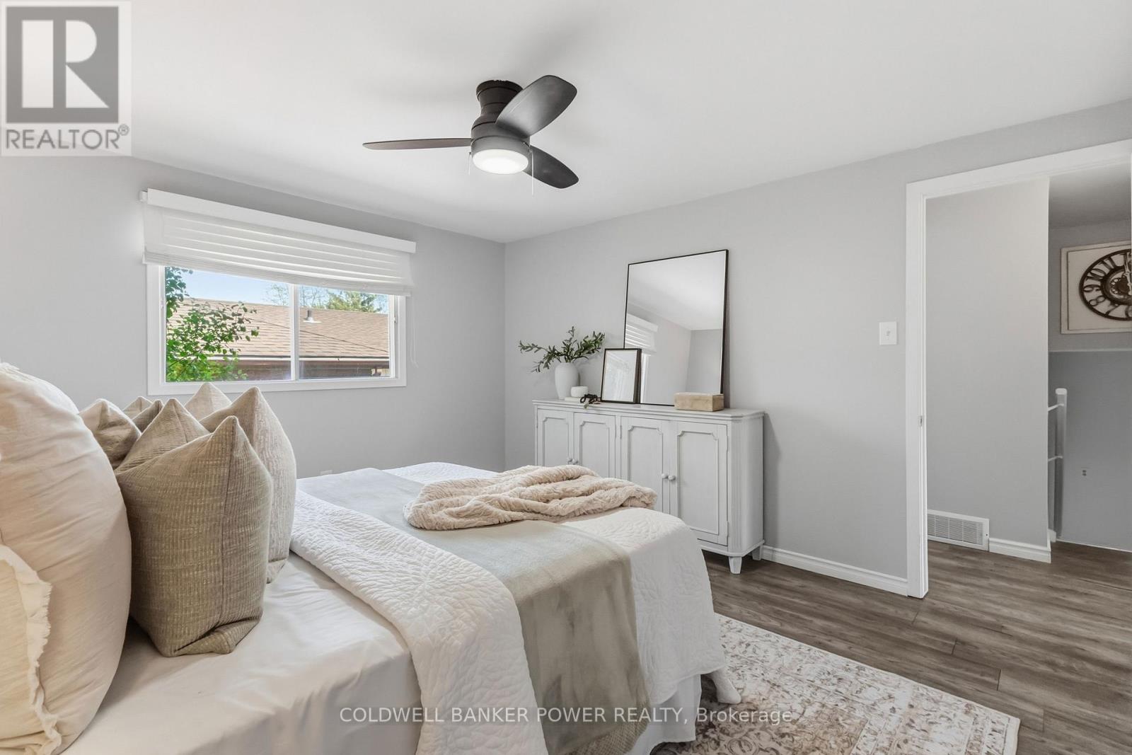 74 PATIENCE CRESCENT - 19