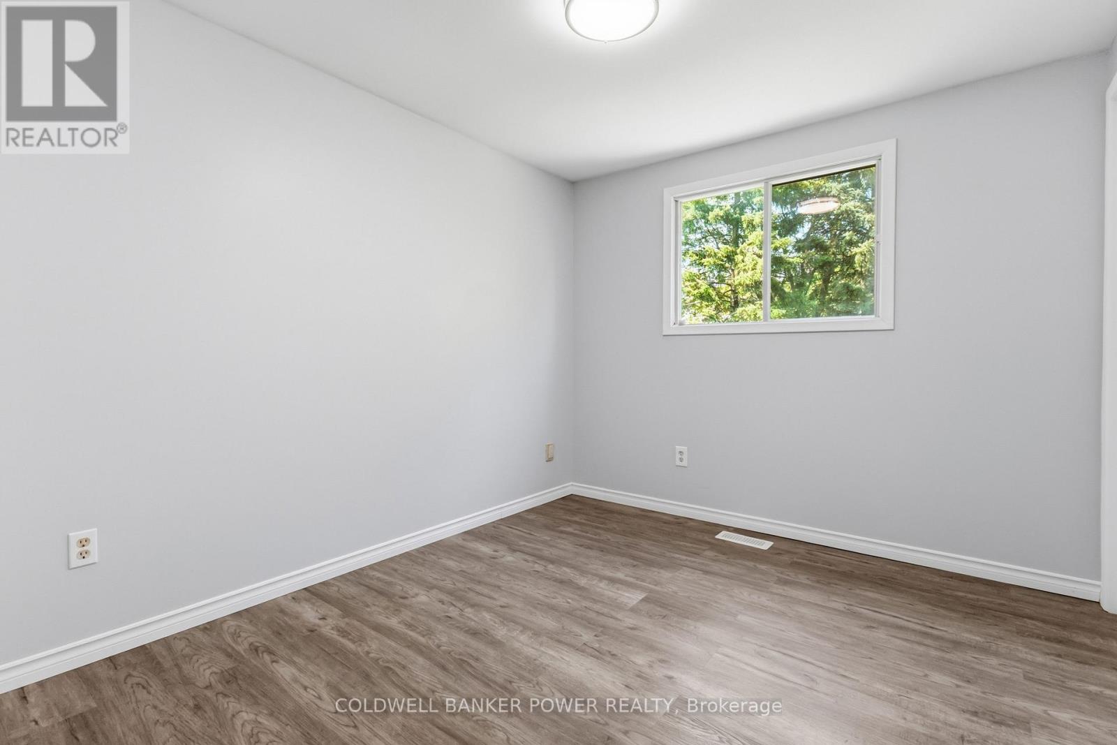 74 PATIENCE CRESCENT - 21