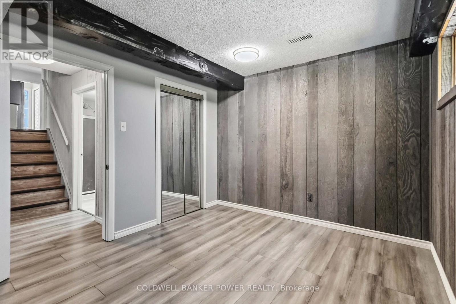 74 PATIENCE CRESCENT - 30