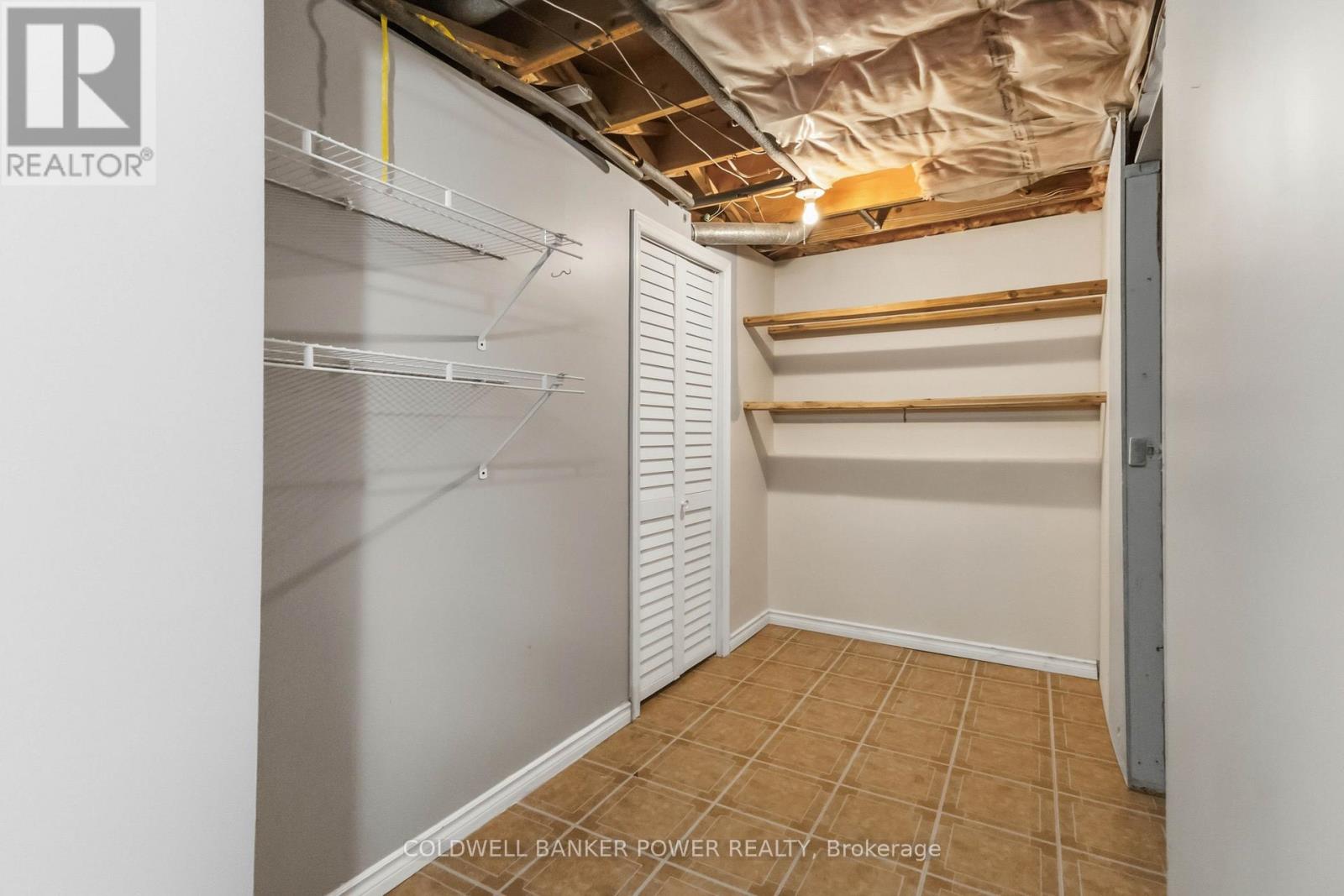 74 PATIENCE CRESCENT - 35