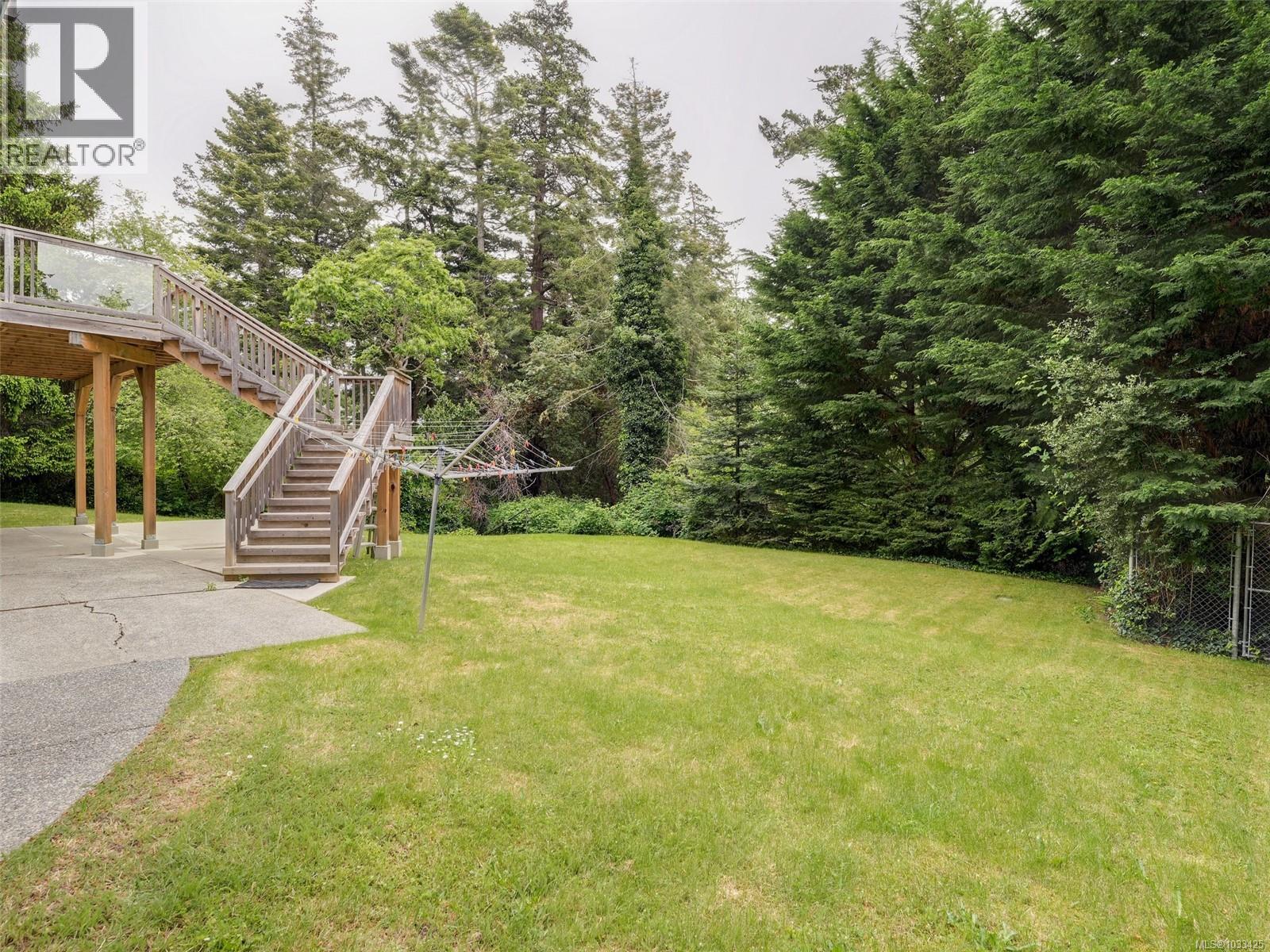 2797 Arbutus Rd, Saanich
