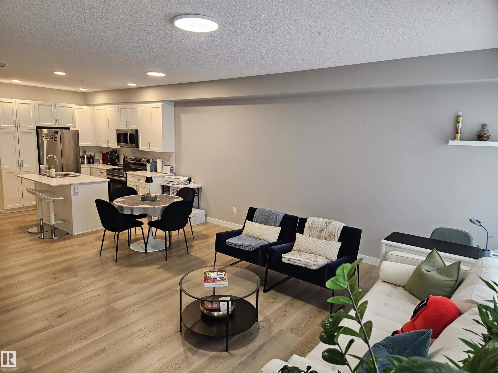 #127 12804 140 AV NW NW - 11