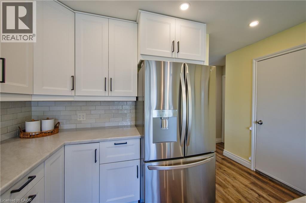 6 MARCON Court, Kitchener, Ontario, N2E3G3 — Photo 25