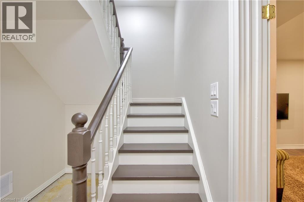 6 MARCON Court, Kitchener, Ontario, N2E3G3 — Photo 19